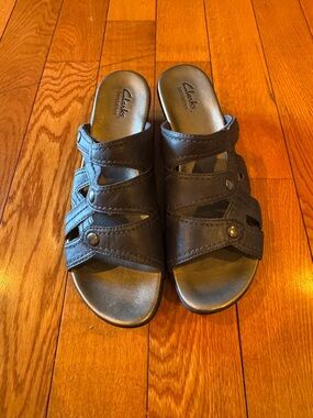 Clarks Bendables Navy Leather Sandals Women’s 10 | Comfort Strappy Slip‑On
